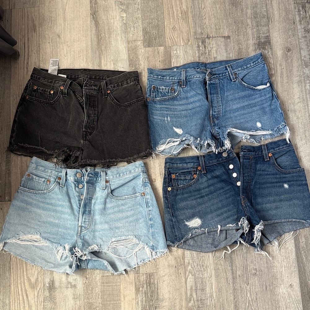 Lot of Levi's Women's Jean Shorts - Black, Light Blue, Dark Blue